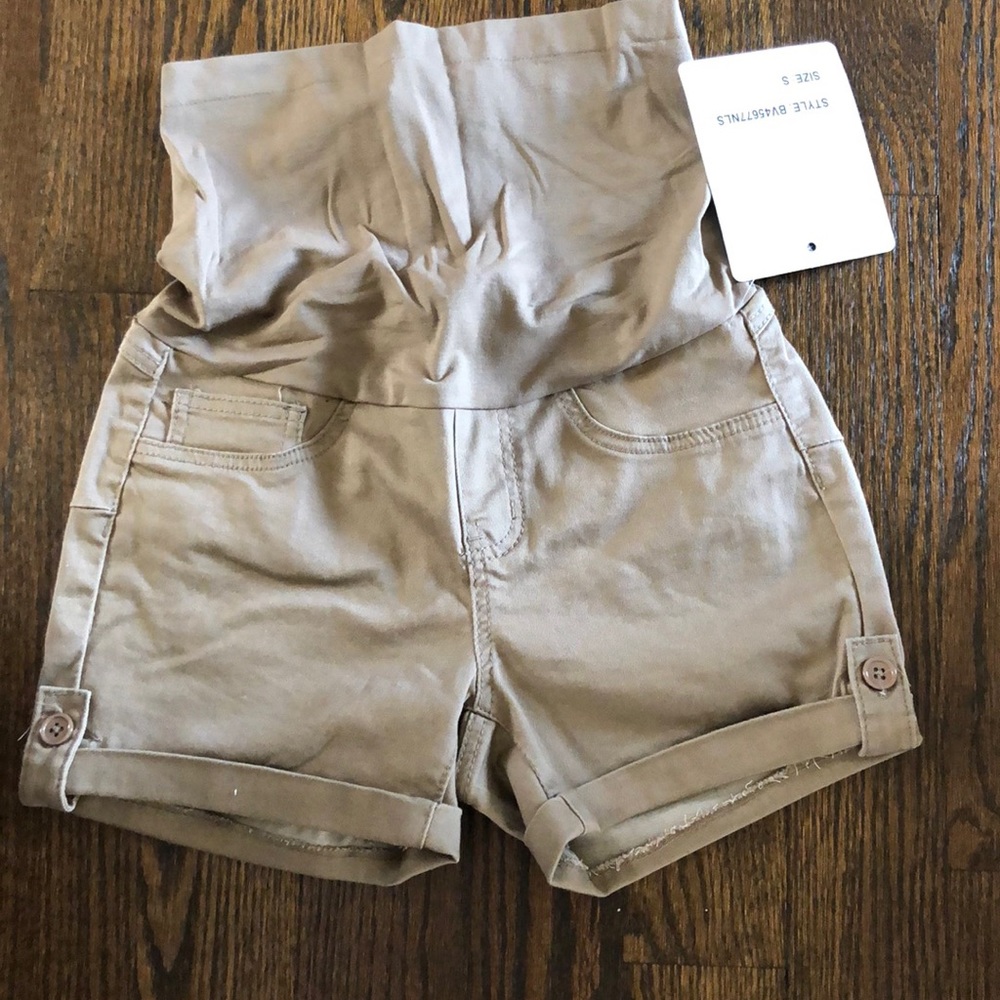NWT khaki maternity shorts